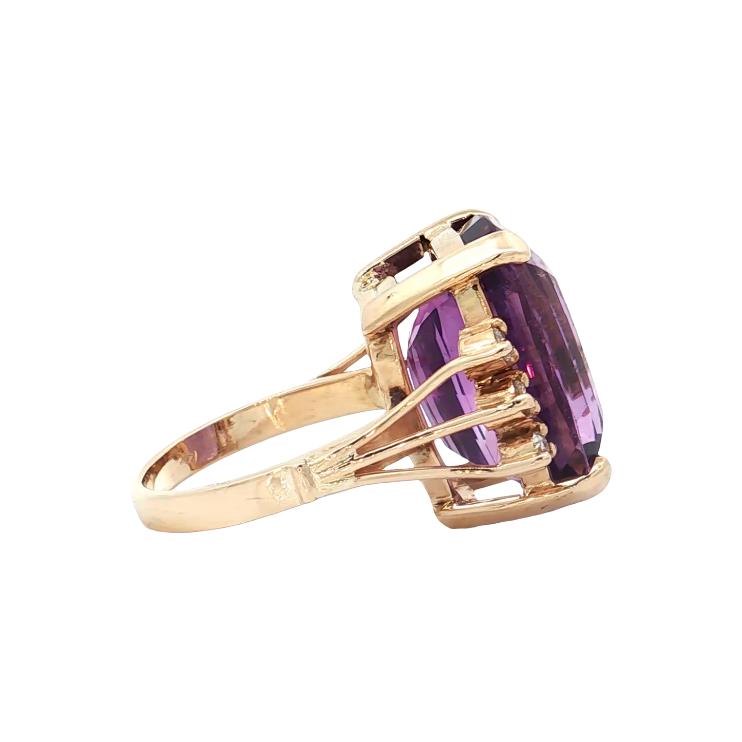 Yellow Gold Amathyst & Diamond Ring