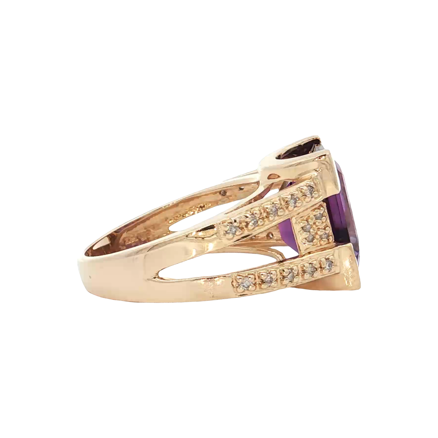 Yellow Gold Amathyst & Diamond Ring