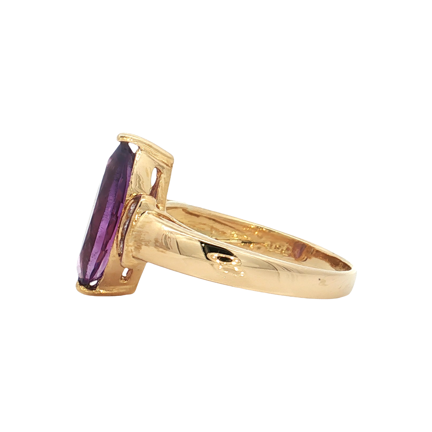 Yellow Gold Amathyst & Diamond Ring