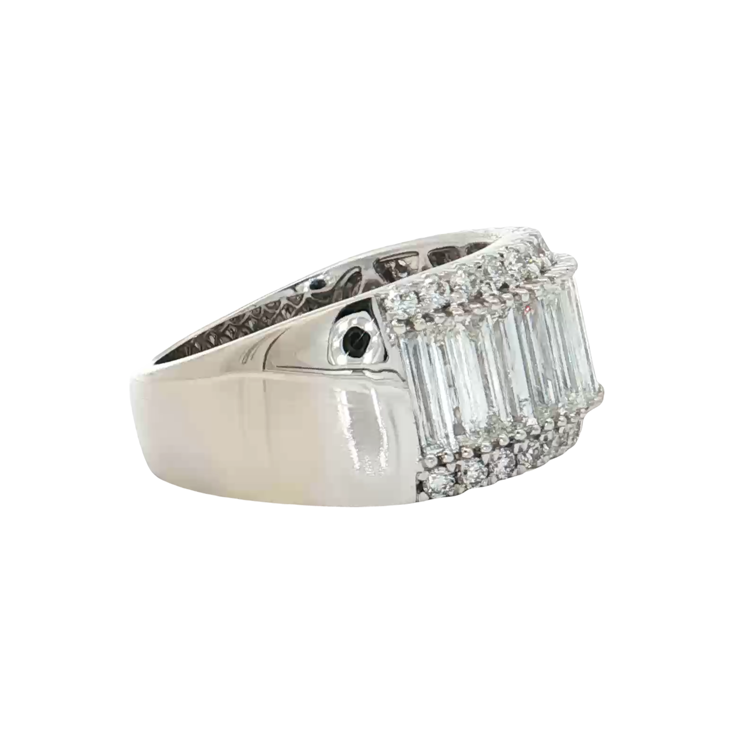 White Gold Diamond Fashion Ring