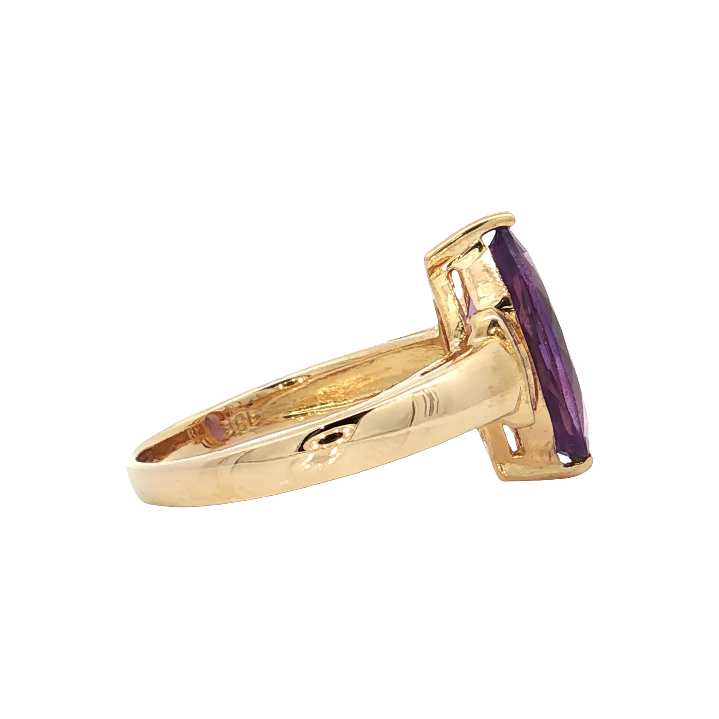 Yellow Gold Amathyst & Diamond Ring