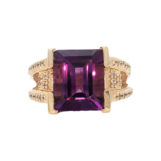 Yellow Gold Amathyst & Diamond Ring